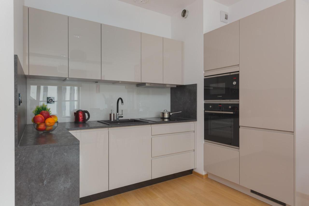 Dzielna Apartment Warsaw Wola By Noclegi Renters Extérieur photo