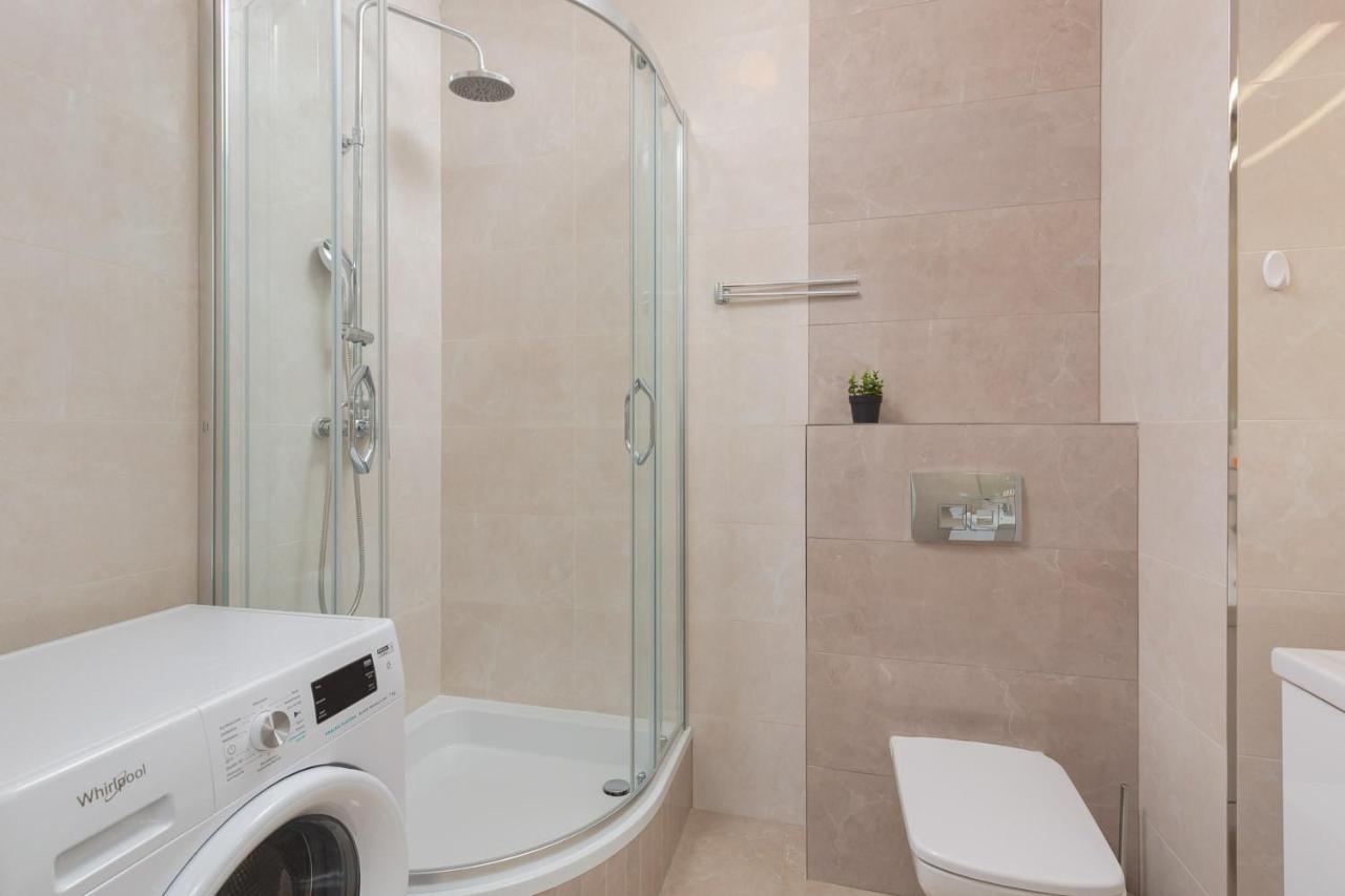 Dzielna Apartment Warsaw Wola By Noclegi Renters Extérieur photo